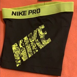 NIKE PRO SIZE XS SHORTS
